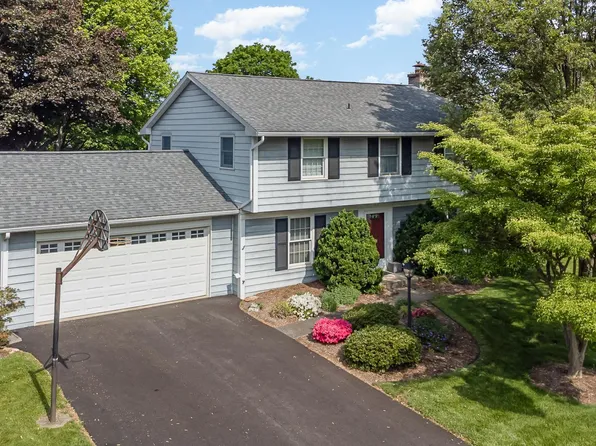 360 Harvey Rd, Hershey, PA 17033