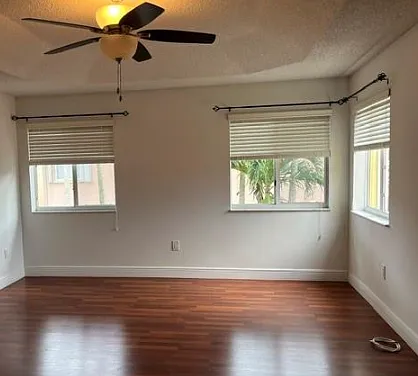 4 bed, 2.5 bath, $5,200 — Photo 3