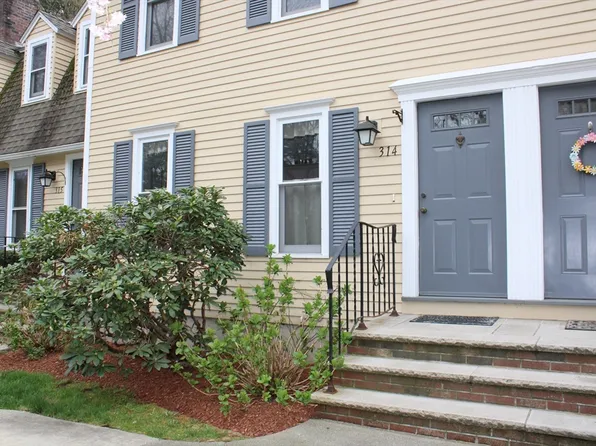 314 Wellman Ave #314, North Chelmsford, MA 01863
