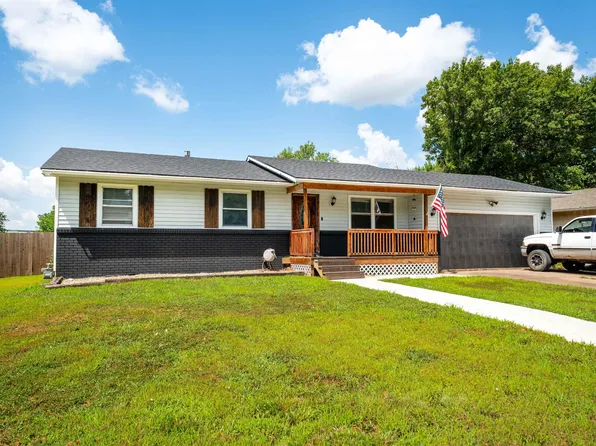1401 Mundell Dr, Mulvane, KS 67110