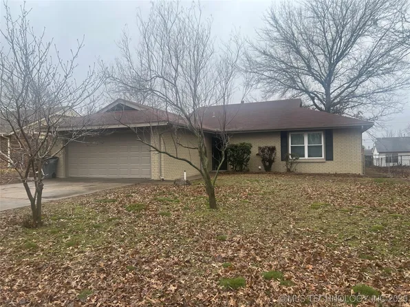 1503 Crestwood Dr, Wagoner, OK 74467