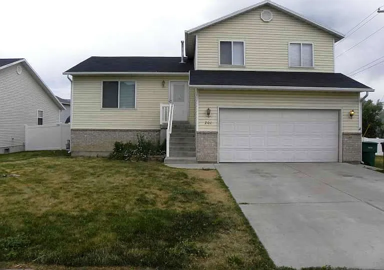 201 Sunstone Cir — Photo 1