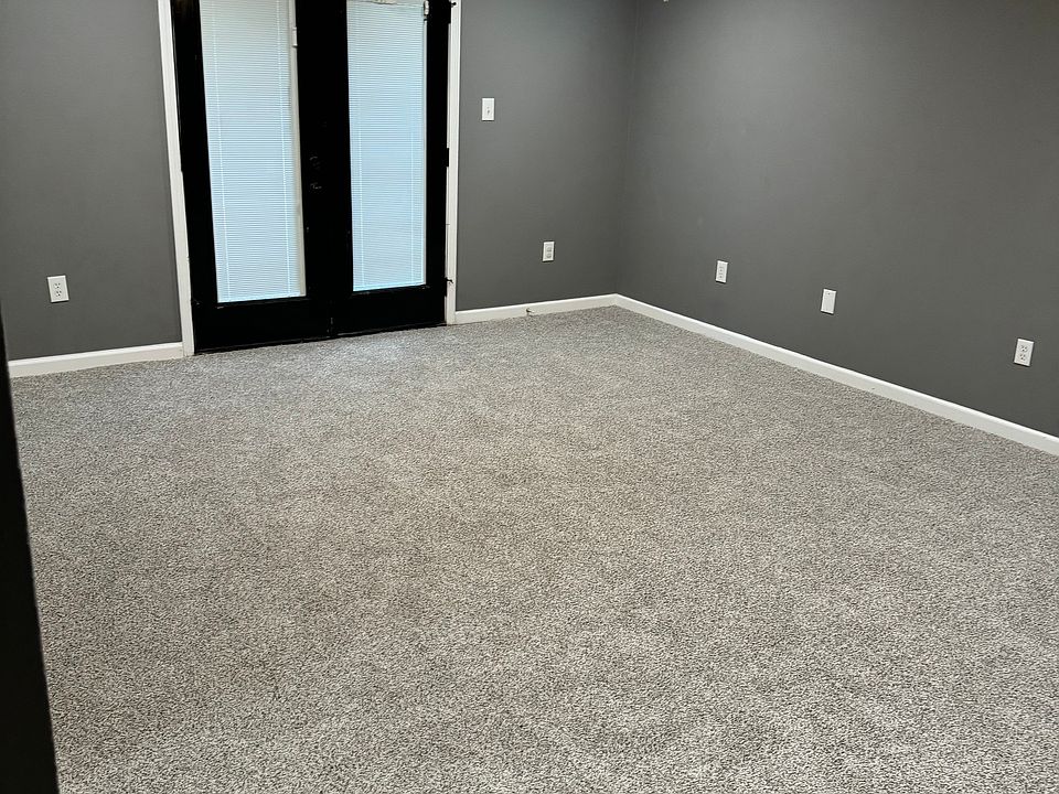 1st image of 102 Kathy St