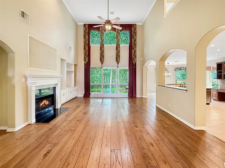 110 W Lansdowne Cir — Photo 5