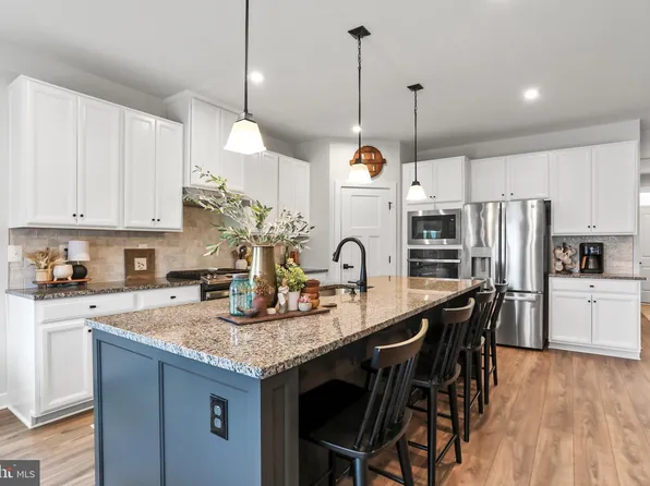 546 Rushbrook Rd, Martinsburg, WV 25403