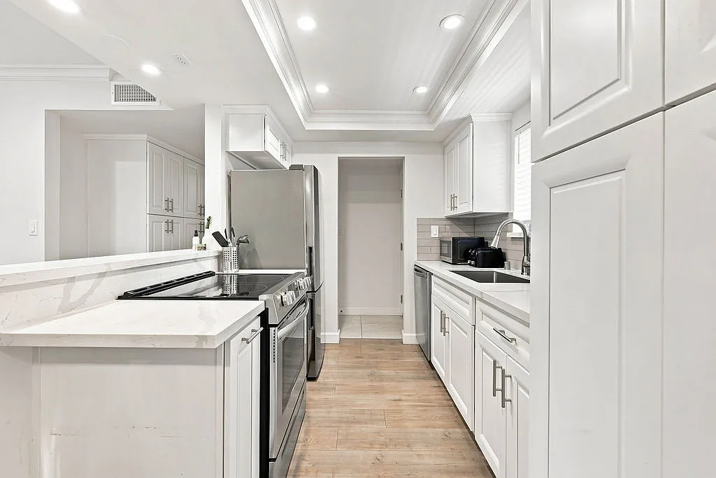 1 bed, 708 sqft, $2,595 — Photo 4
