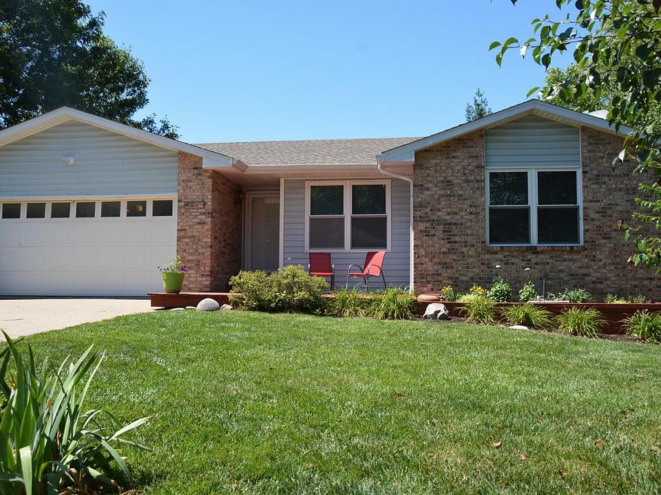 2nd image of 2301 S Hastings Ct