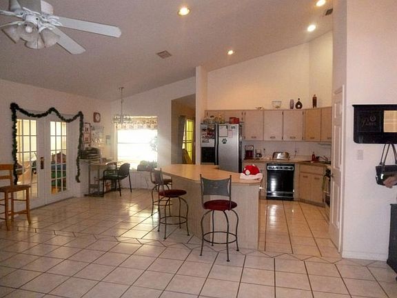 3rd image of 4771 Lonsdale Cir