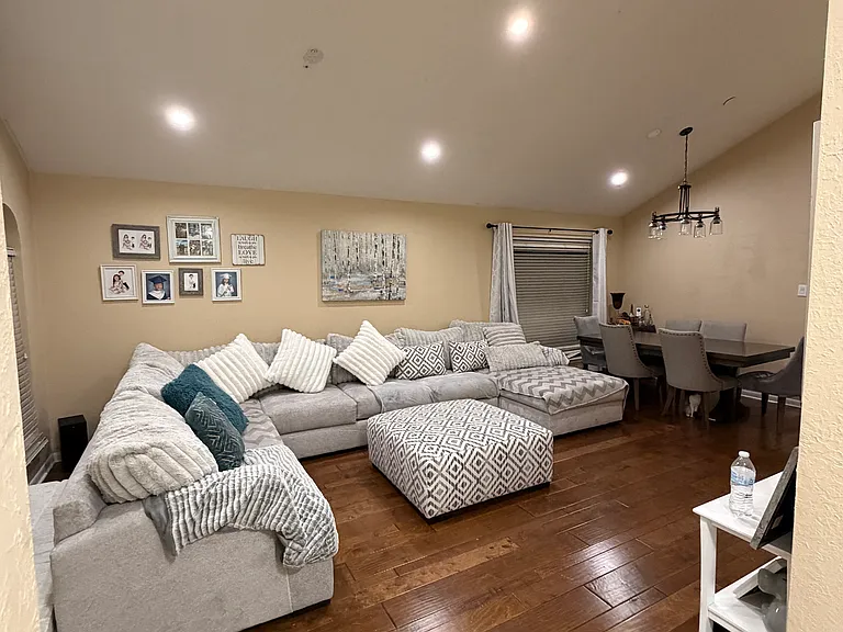 4815 Cairnleigh Dr — Photo 10