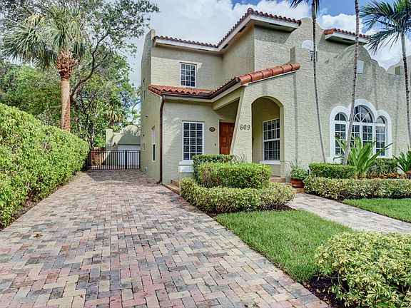 3rd image of 609 Flamingo Dr