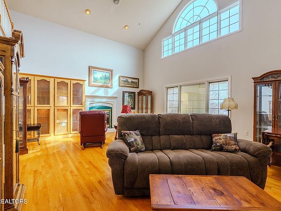 5th image of 2723 Madison Rdg