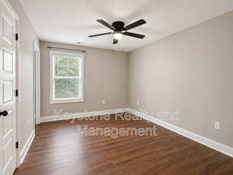 146 Village Dr — Photo 14