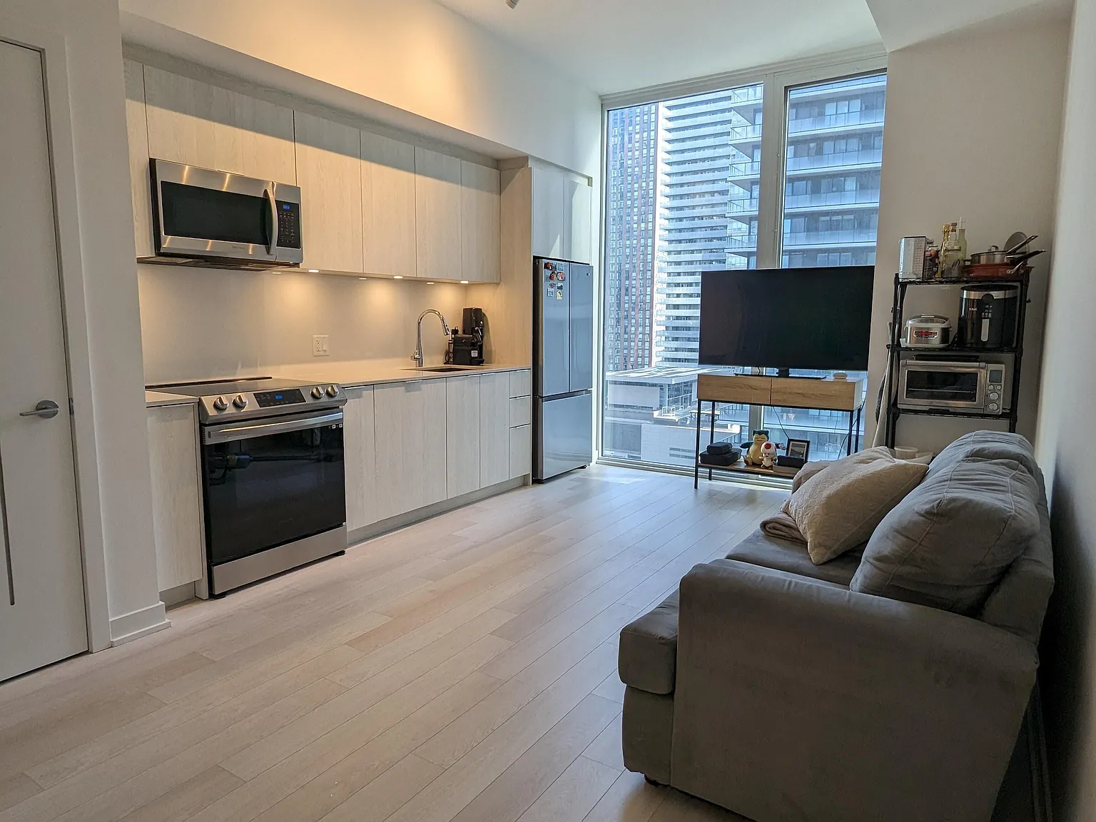 2 bed, $2,400 — Photo 3