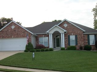 13 Grandbrook Blvd, Collinsville, IL