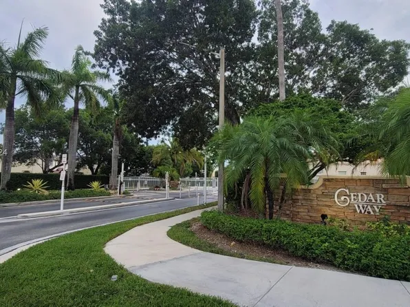 2184 NW 157th Ave, Pembroke Pines, FL 33028