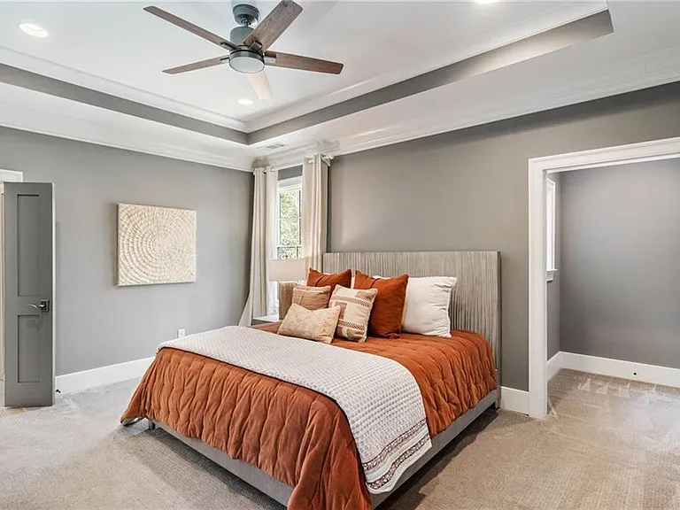 5265 Peachtree Dunwoody Rd — Photo 65