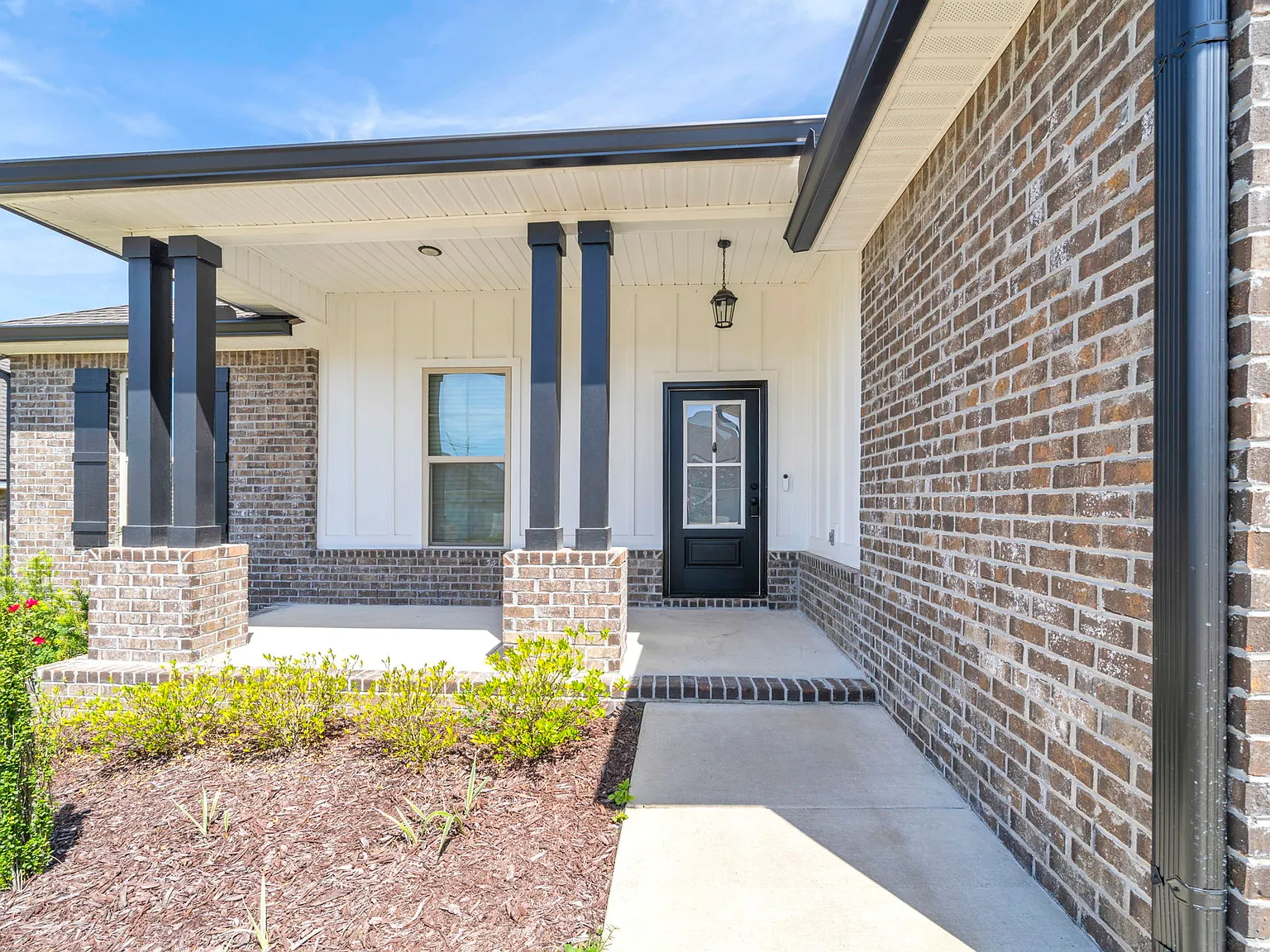 4 bed, 1986 sqft, $2,150 — Photo 3