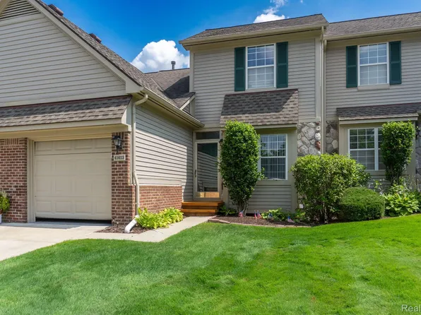 41613 Blair Dr, Novi, MI 48377