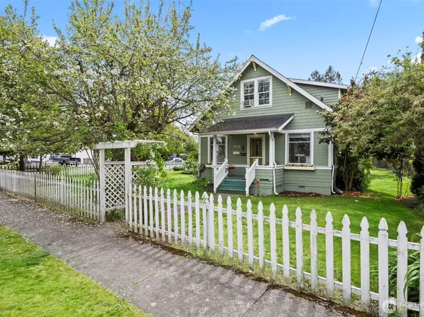 704 4th Avenue SW, Puyallup, WA 98371