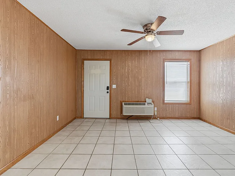 Mid-Town Apartments — Photo 12