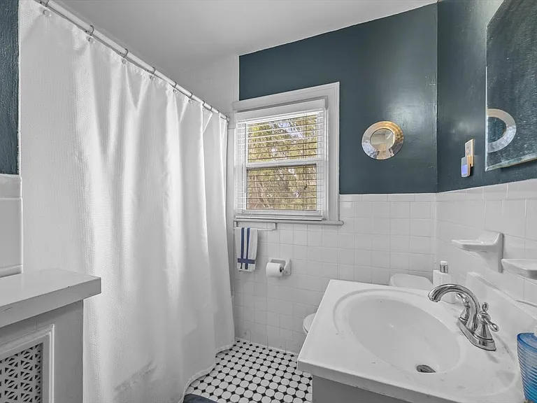 932 Woodrow Ave — Photo 27
