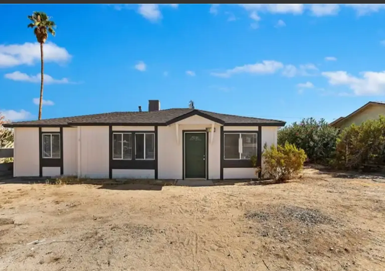 Stylish & Spacious: Newly Renovated 3 Bedroom Home with Large Backyard and Modern Amenities. — Photo 1