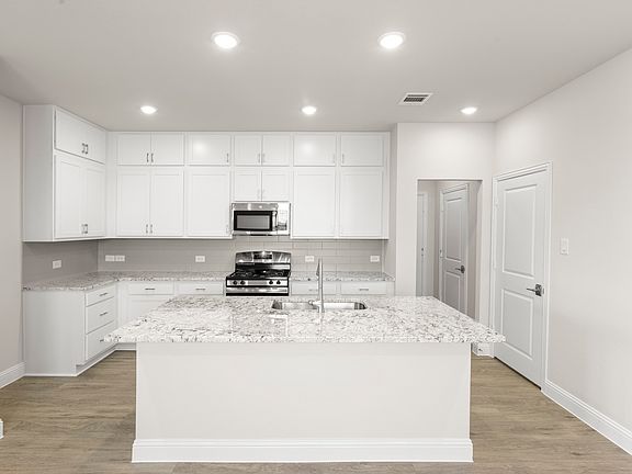 4th image of 2315 Aspen Chase Dr