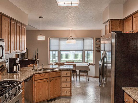3rd image of 500 Richmond Hill Dr