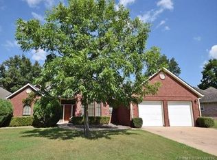 2085 Aspen Dr, Tahlequah, OK 74464