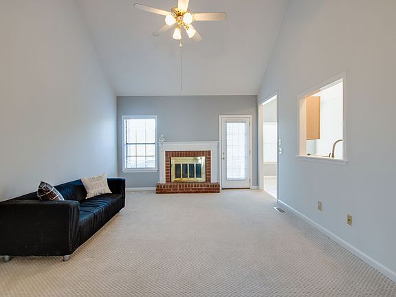 4th image of 703 Dove Valley Ct