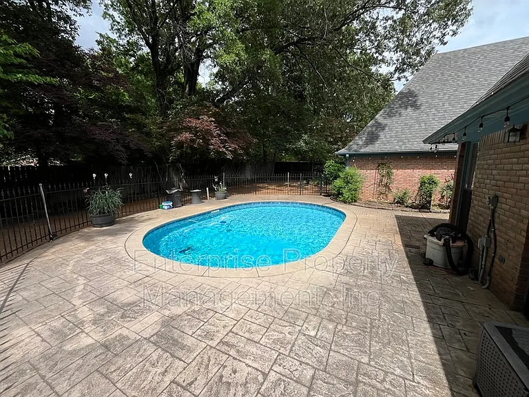 6700 N Kirby Oaks Cv — Photo 38