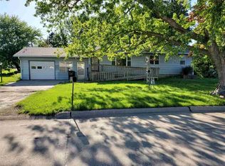 301 N 4th St, Plainview, NE 68769