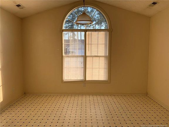 4th image of 186 Independence Dr