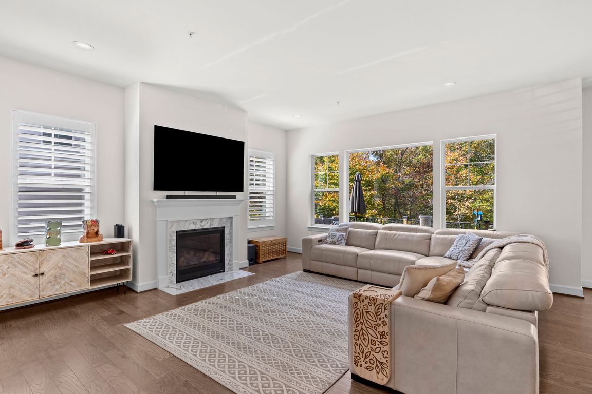 next background image