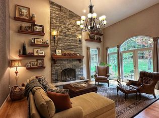 1280 N Cafferty Hill Rd, Endicott, NY 13760