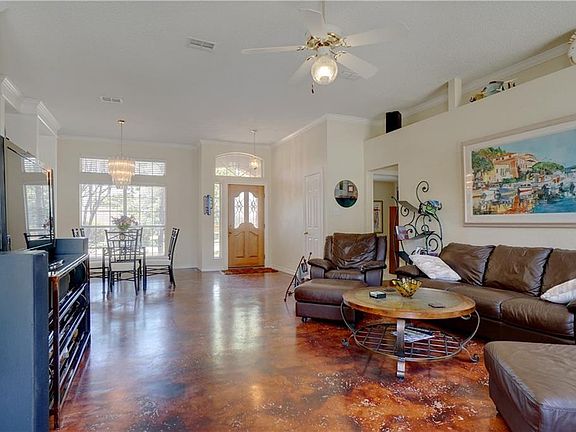 5th image of 10190 Meadowcrest Dr