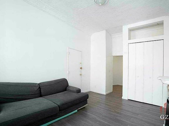 2nd image of 422 E 117th St APT 1A
