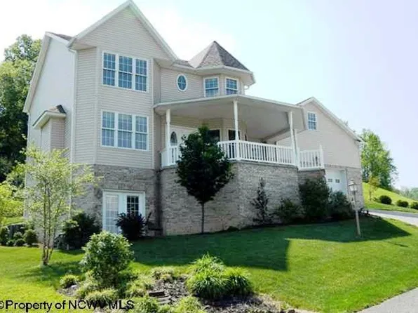 1313 Jamestowne Dr, Morgantown, WV 26508