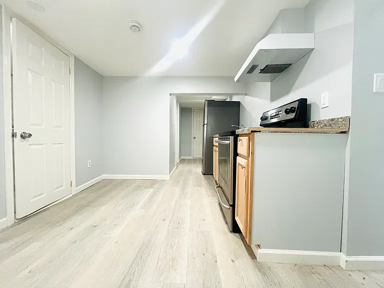 6 Charles St — Photo 3