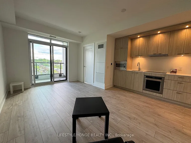 858 Dupont St #817 — Photo 3