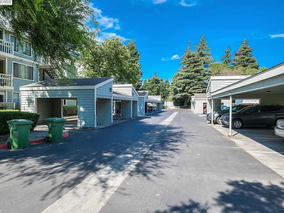 3454 Bridgewood Ter #212
