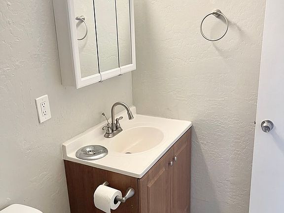 4th image of 2525 N 52nd St #8
