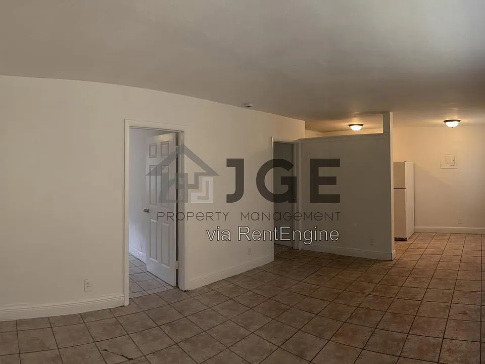 724 NW 4th Ave #2