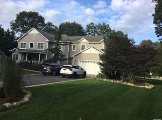 15 Wexford Ct, Saint James, NY 11780