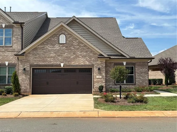 1036 Beechcraft Dr, Mebane, NC 27302