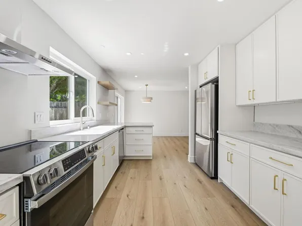 6741 Cantil St, Carlsbad, CA 92009