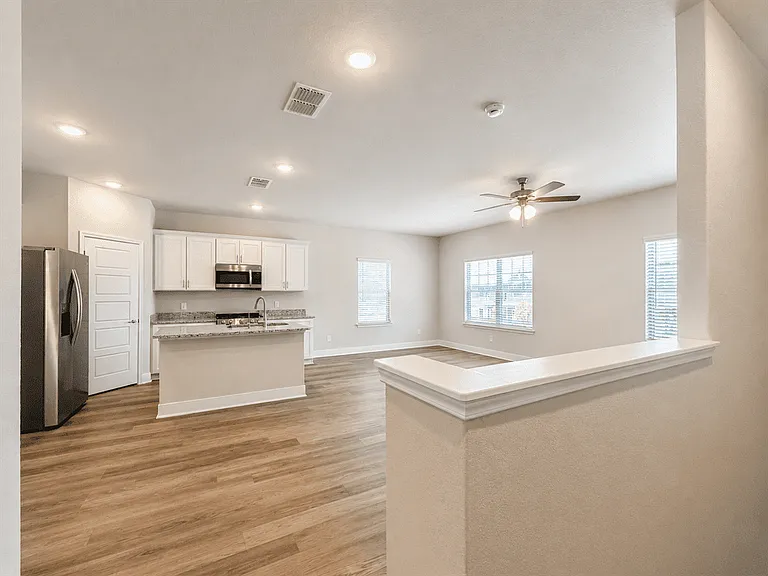7141 Magnolia Crk #201 — Photo 12
