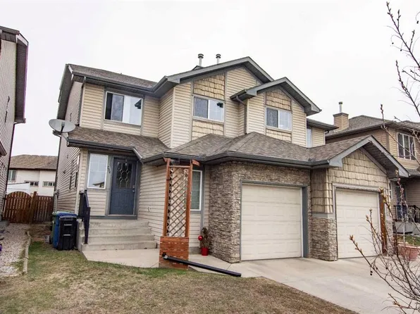 754 S Luxstone Gate SW, Airdrie, AB T4B 0H3