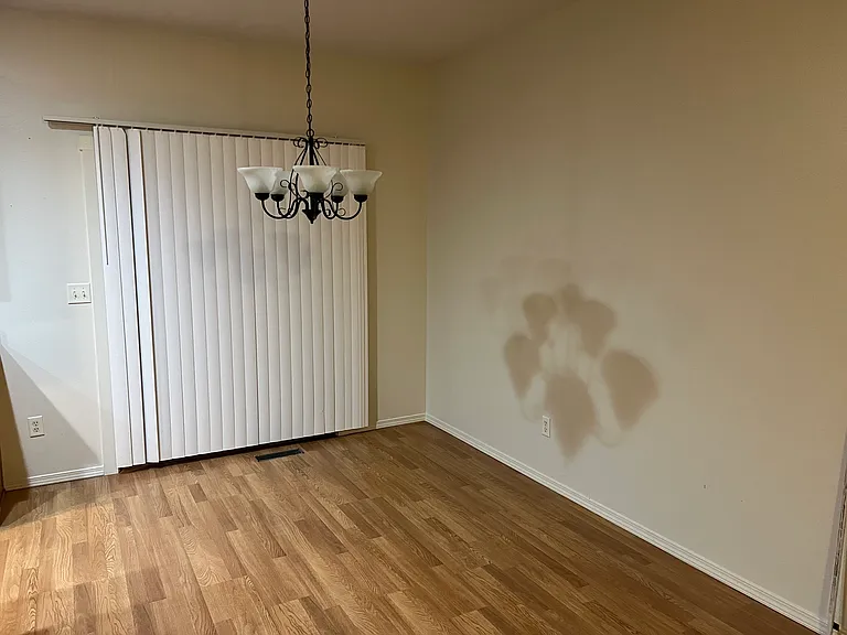 18592 SW Takena Ct — Photo 3