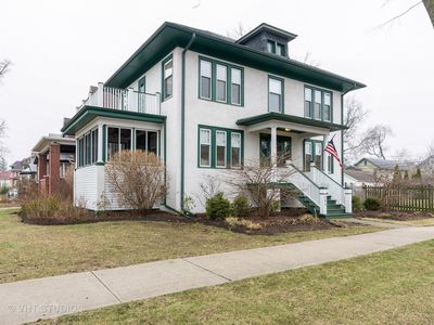 243 Iowa St, Oak Park, IL, 60302